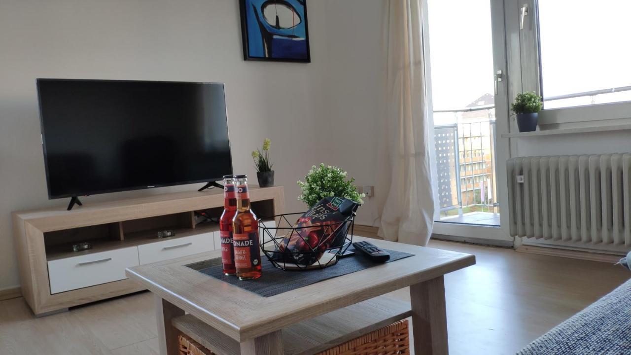 Zen Apartments - Geraumig Fur 4 - Zentral - Balkon - Netflix Karlsruhe Bagian luar foto