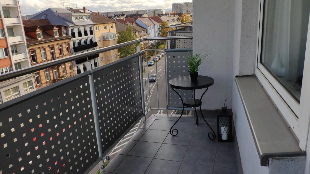 Zen Apartments - Geraumig Fur 4 - Zentral - Balkon - Netflix Karlsruhe Bagian luar foto